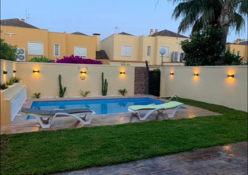 Villa CASA DE LUJO CON PISCINA en la mejor zona de Jerez Jerez de la Frontera Exterior foto
